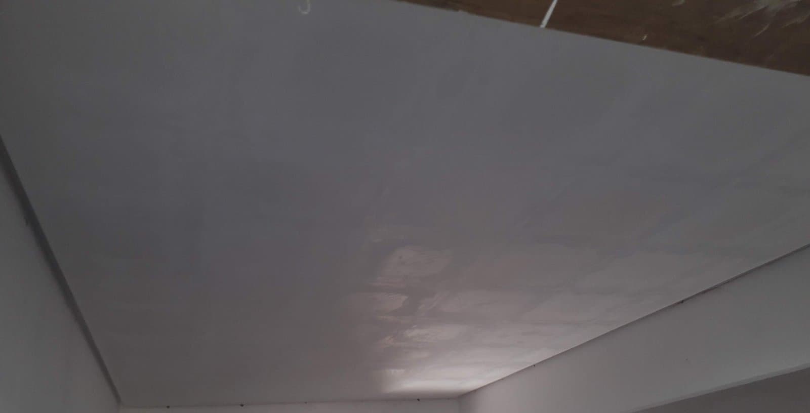 Forro de gesso em obra, vista do ambiente